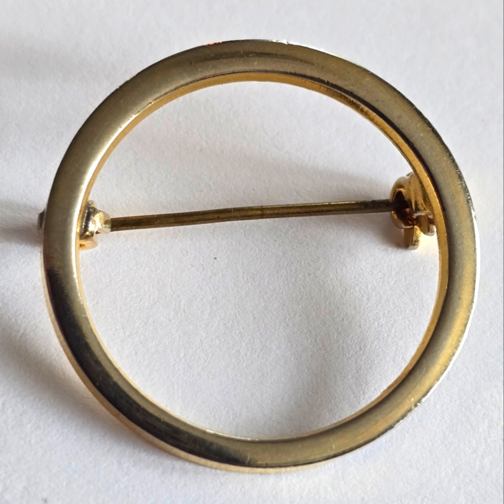 Vintage open circle pin gold tone brooch minimalist